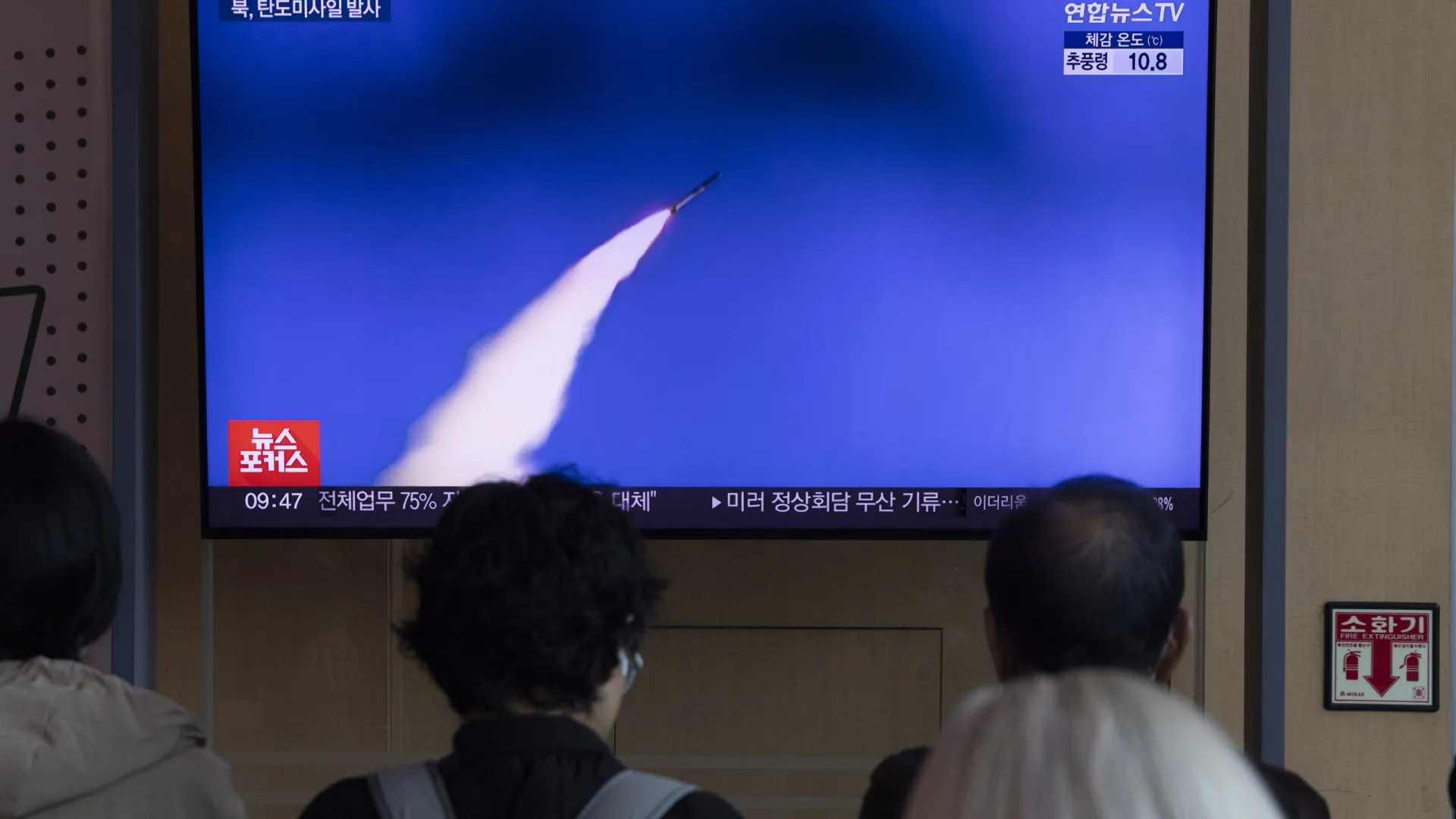 pyongyang-lanca-misseis-na-vespera-da-visita-de-trump-a-coreia-do-sul