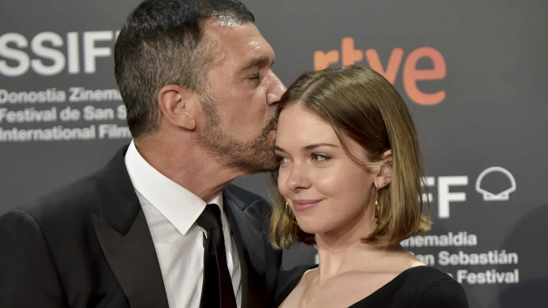 filha-de-antonio-banderas-se-casa-na-espanha-em-cerimonia-luxuosa