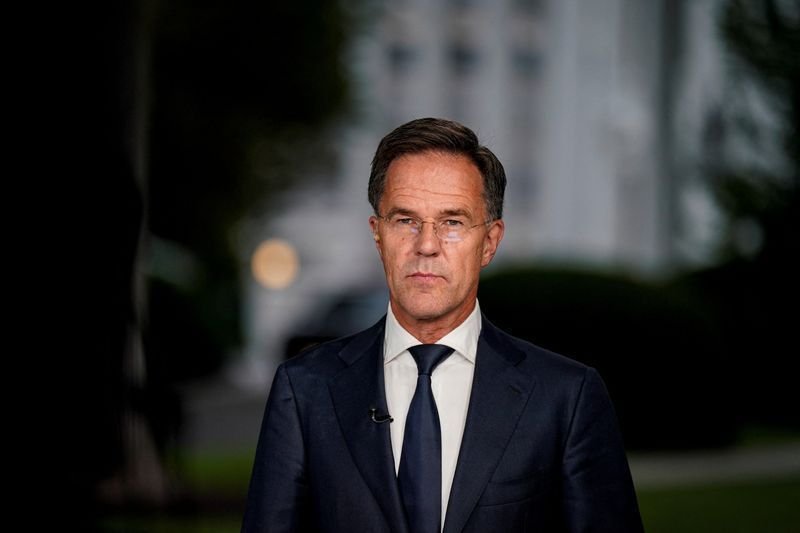 trump-e-o-unico-que-pode-estabelecer-dialogo-com-putin,-diz-chefe-da-otan