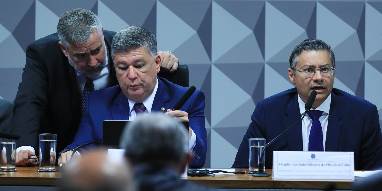 ex-procurador-do-inss-nao-responde-perguntas-do-relator-na-cpmi