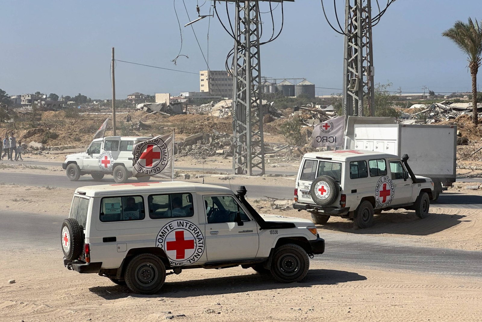 israel-permite-que-cruz-vermelha-e-egito-entrem-em-gaza-para-ajudar-a-procurar-corpos-de-refens