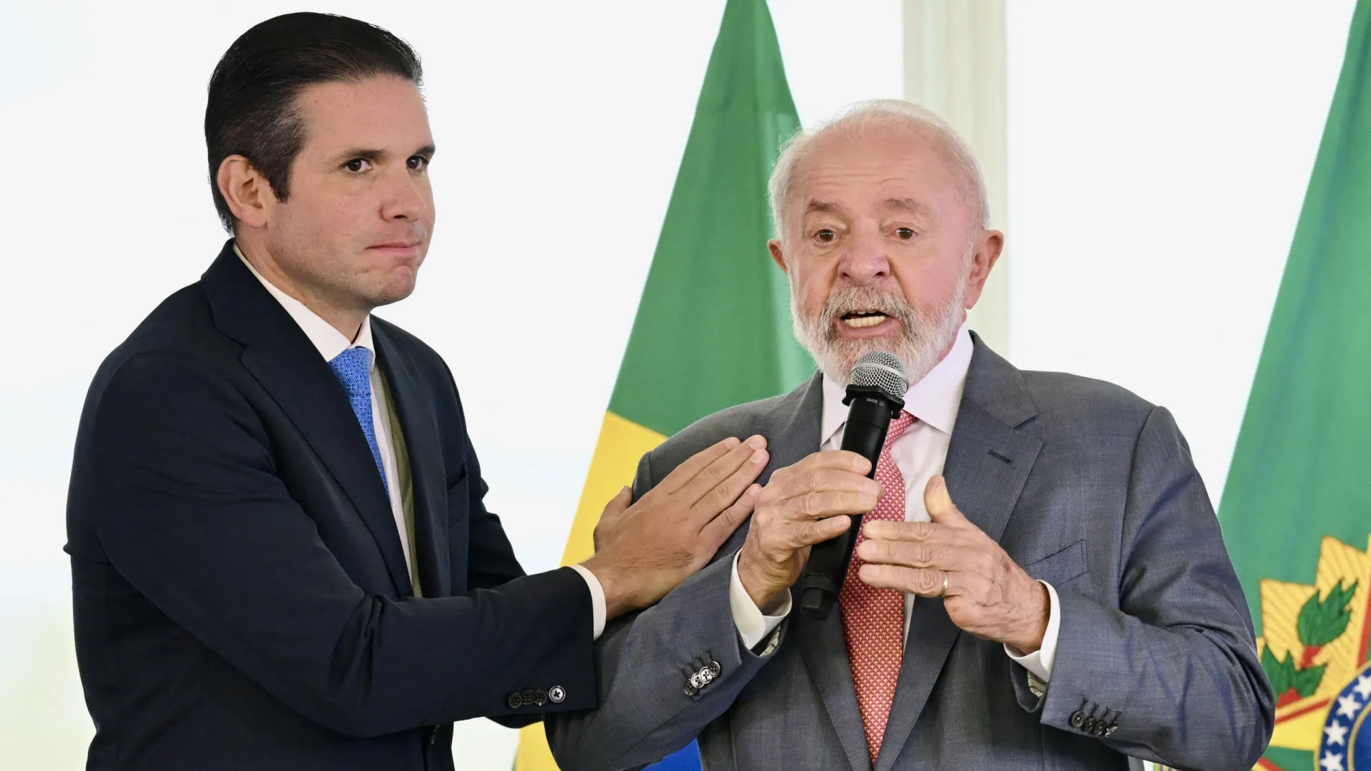hugo-motta-diz-que-dialogo-volta-a-ocupar-relacao-entre-brasil-e-eua