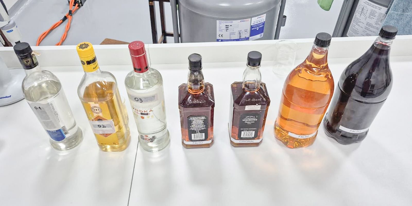 bar-em-sao-vicente-e-fechado-apos-morte-de-mulher-que-consumiu-whisky