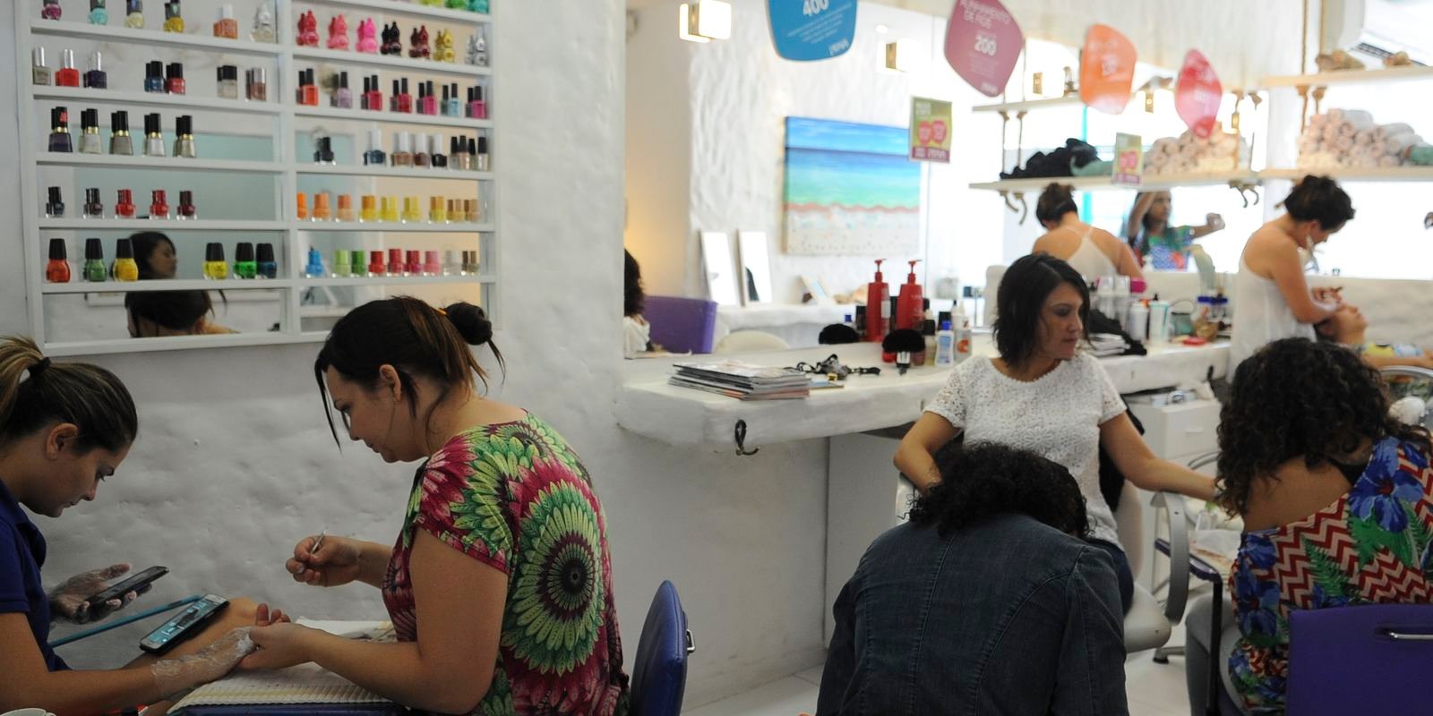 anvisa-proibe-duas-substancias-utilizadas-em-unhas-em-gel