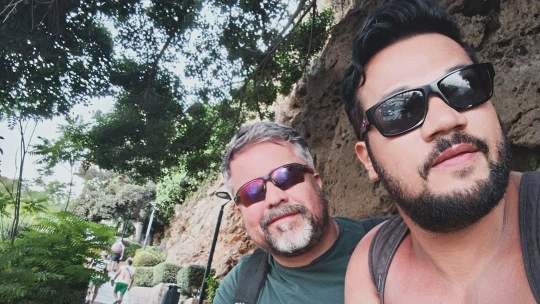 ex-bbb-marcelo-arantes-se-declara-ao-novo-namorado:-“encantado-por-ti”