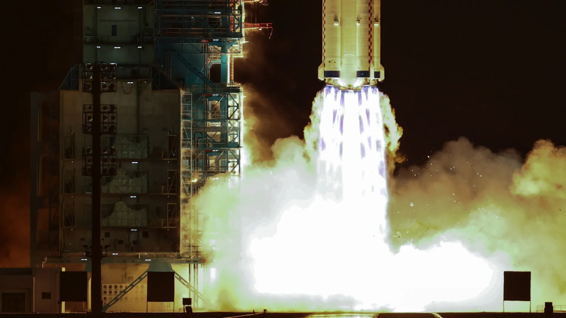 nave-chinesa-shenzhou-21-acopla-a-estacao-tiangong-apos-novo-recorde