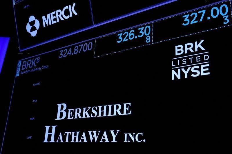 lucro-da-berkshire-hathaway-aumenta-34%-e-caixa-atinge-recorde-historico