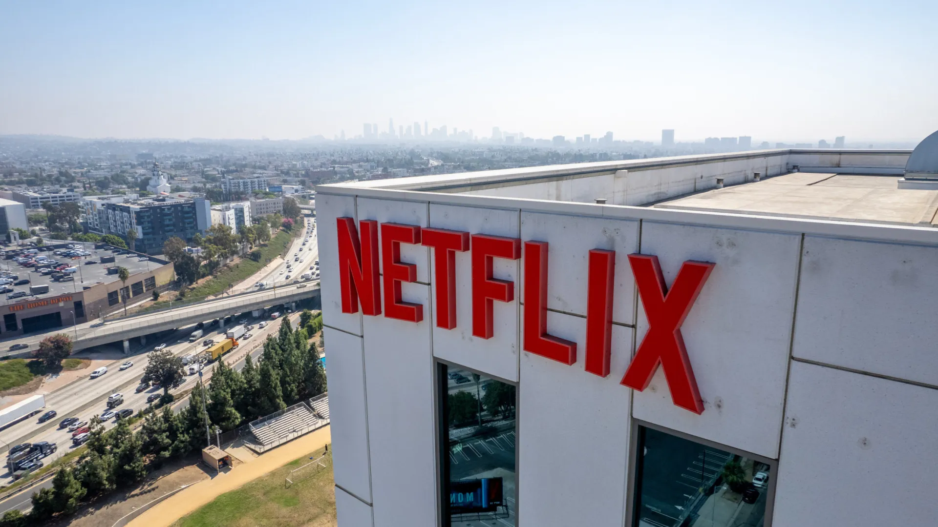 netflix-e-condenada-a-pagar-r$-150-mil-a-frimesa-por-expor-marca-em-serie-sobre-desmatamento
