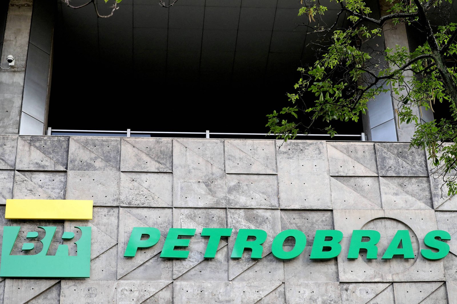 petrobras-aprova-programa-de-desligamento-voluntario-que-pode-chegar-a-mil-funcionarios