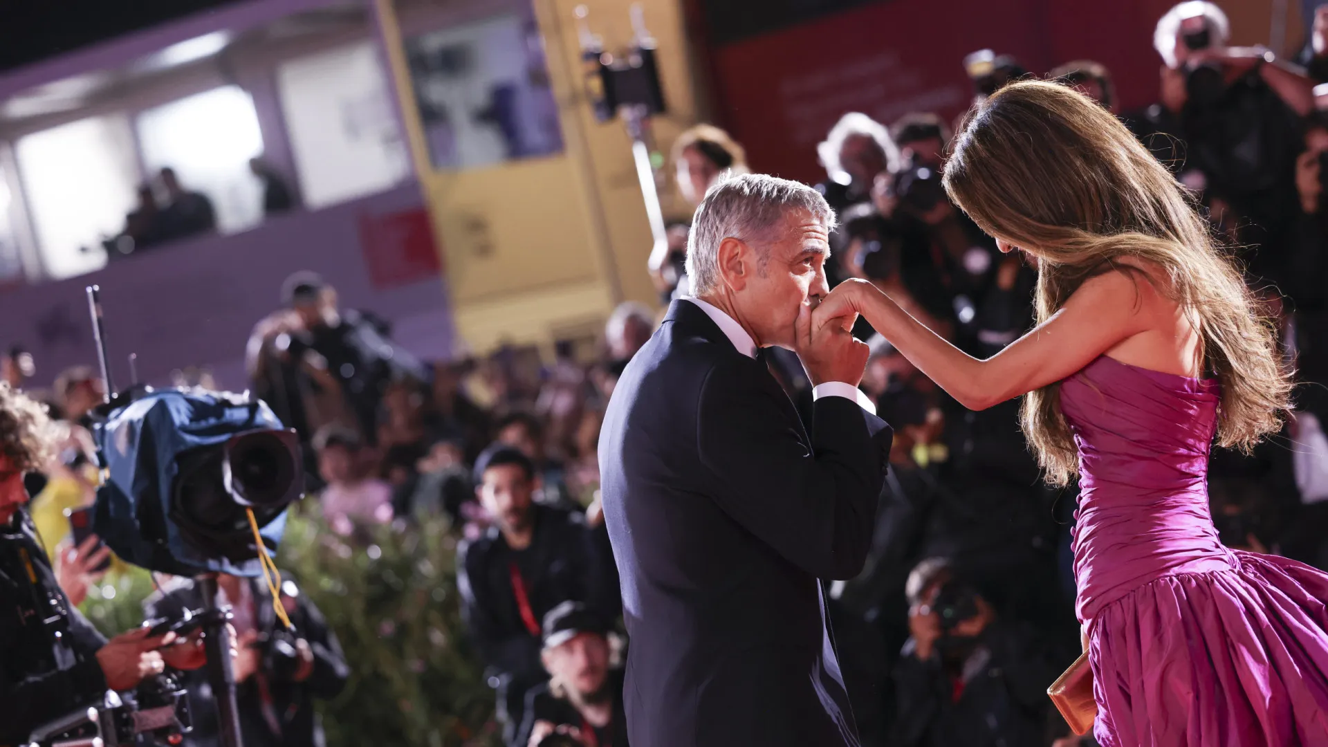 george-clooney-revela-segredo-do-casamento-com-amal:-“nunca-discutimos”