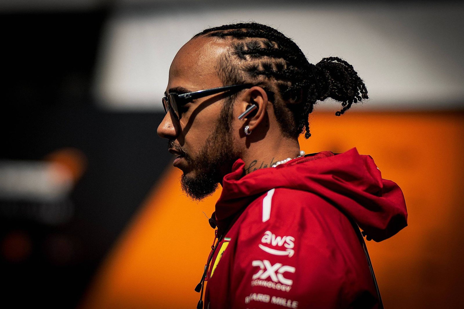 lewis-hamilton-vive-inferno-astral-em-primeiro-ano-na-ferrari