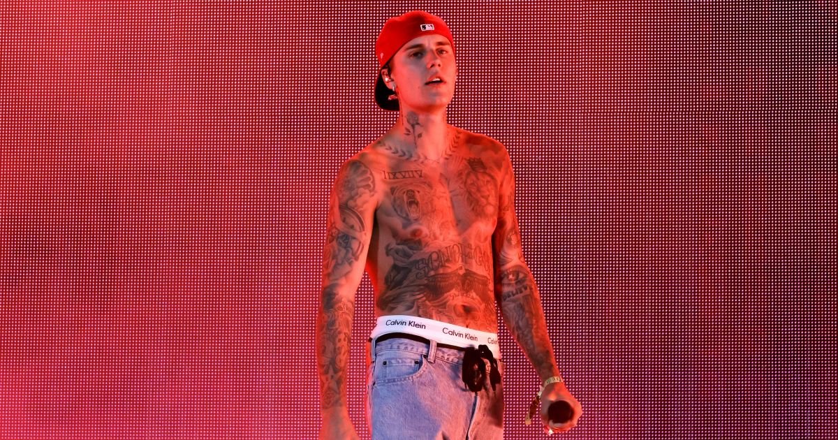 “a-ideia-de-sair-em-turne-parece-muito-assustadora”,-admite-justin-bieber
