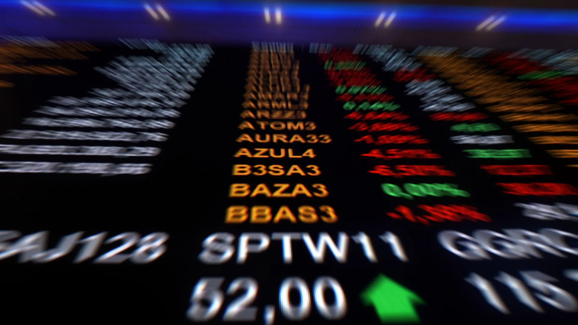 bolsa-volta-bater-recorde-e-alcanca-marca-de-154-mil-pontos;-dolar-recua