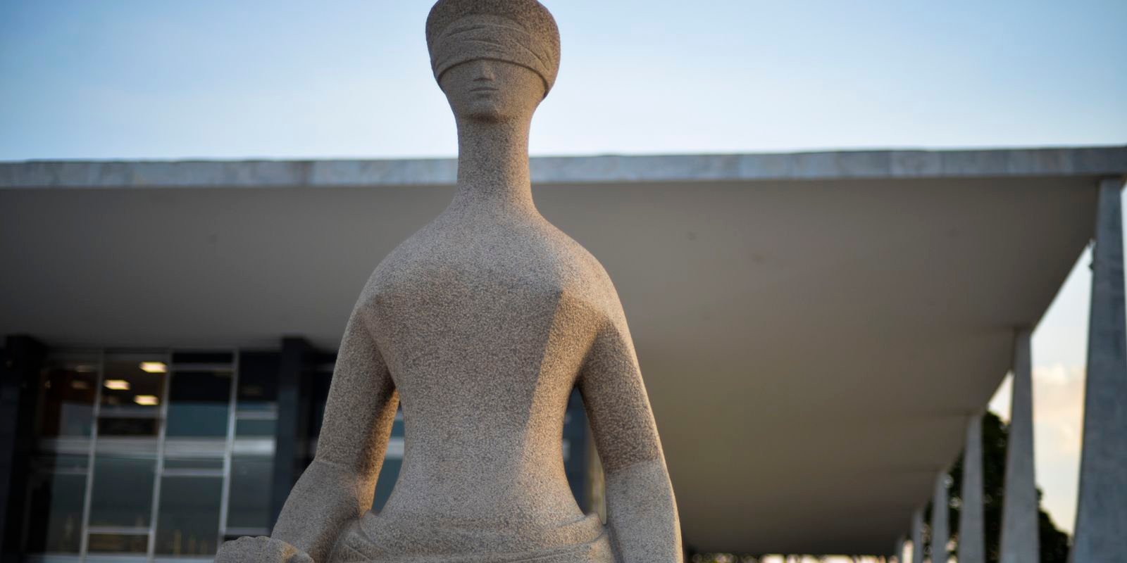 stf-tem-2-votos-para-rejeitar-recurso-e-manter-condenacao-de-bolsonaro