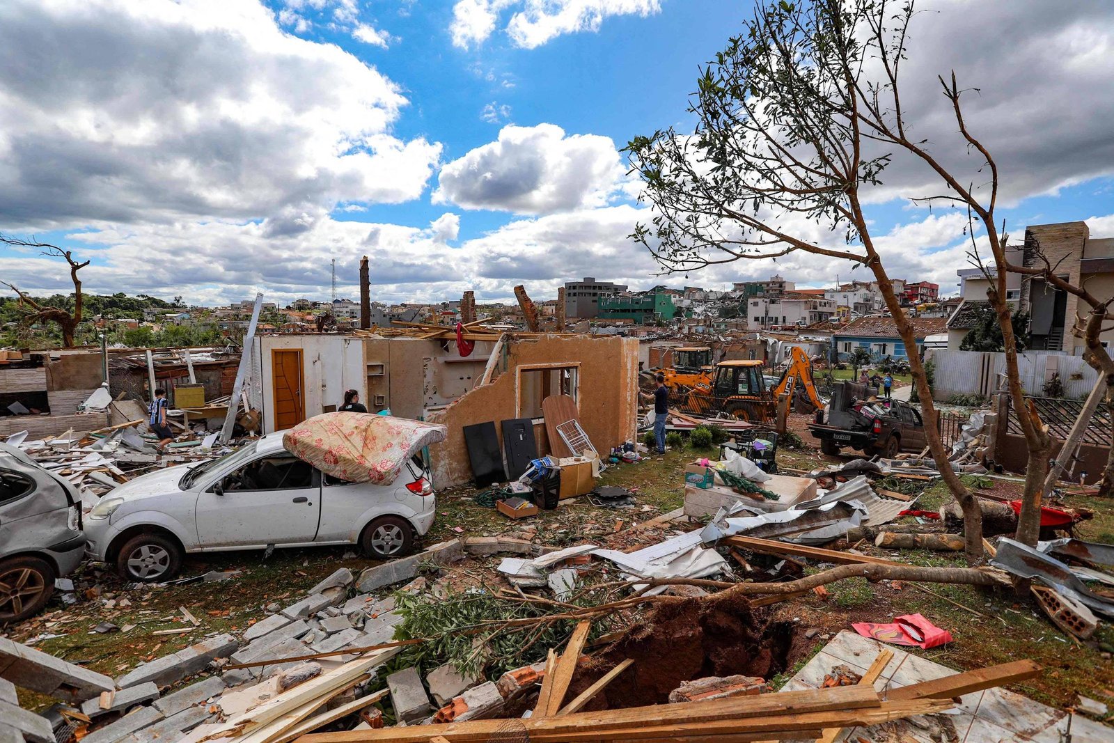 rio-bonito-do-iguacu-(pr)-tem-mais-de-mil-pessoas-fora-de-casa-apos-tornado