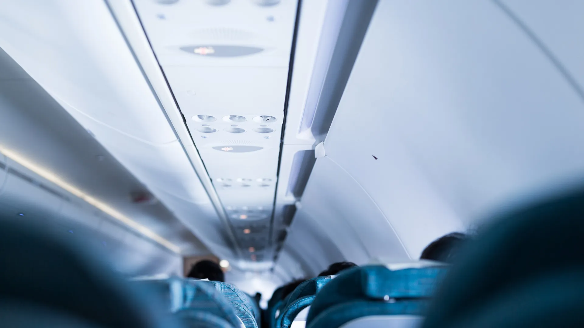 saiba-para-que-servem-os-triangulos-nas-janelas-dos-avioes