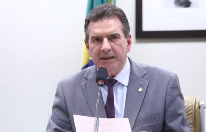 comissao-aprova-regras-para-municipios-regularem-servicos-de-taxi-e-transporte-por-aplicativo