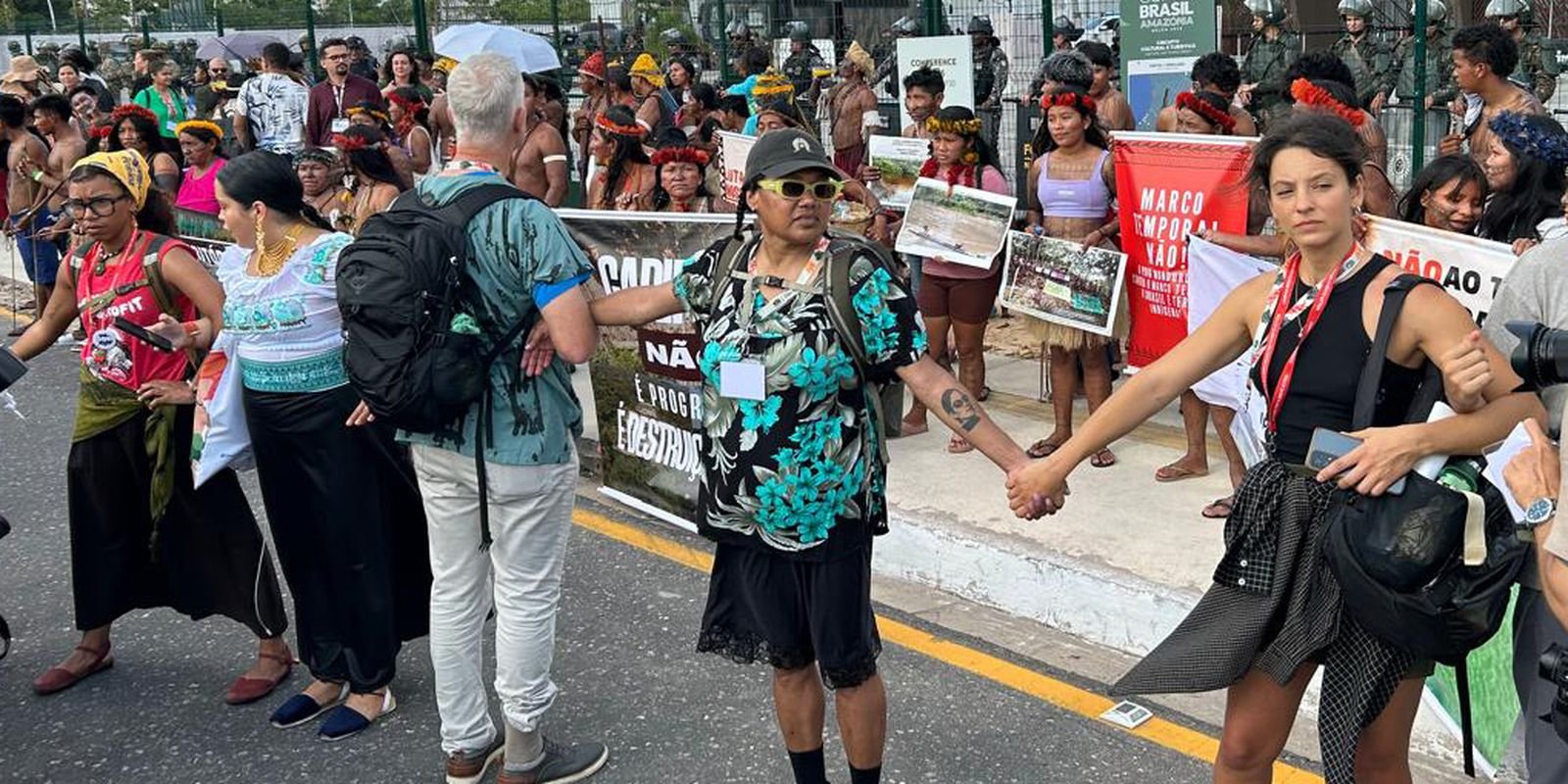 povo-munduruku-protesta-na-cop30-contra-uso-da-floresta-como-negocio