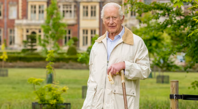 buckingham-divulga-foto-de-aniversario-de-77-anos-do-rei-charles-iii