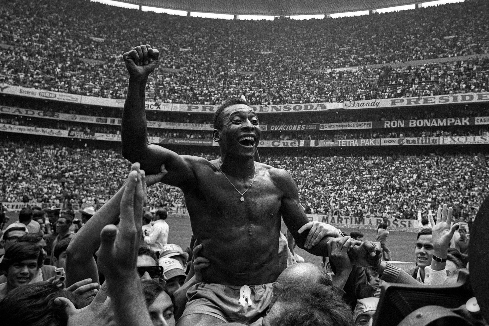 riserio-exalta-negritude-de-pele-e-se-perde-em-digressoes