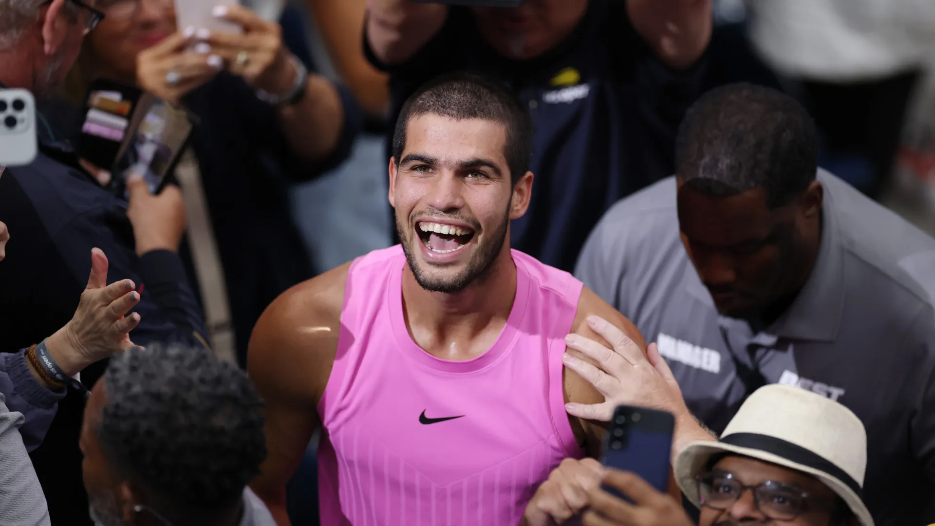 alcaraz-categorico:-“posso-me-sentar-a-mesa-de-nadal,-federer-e-djokovic”