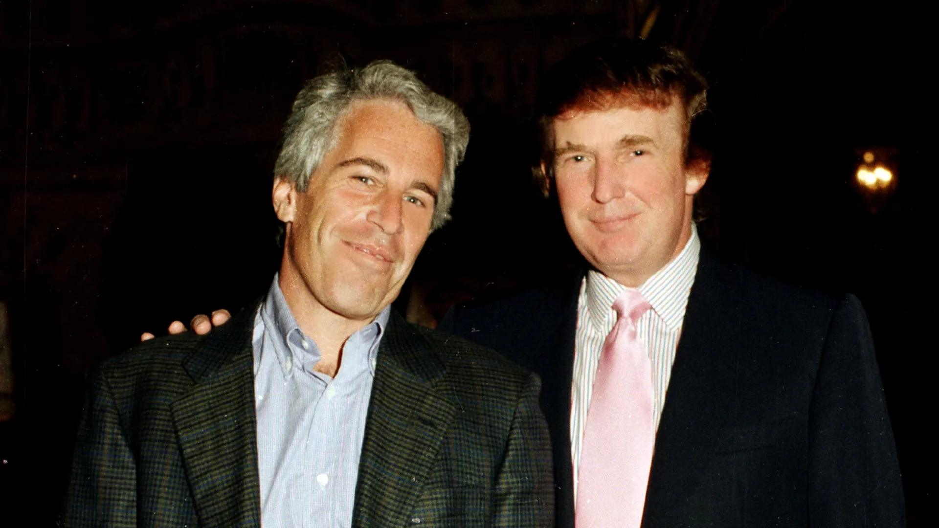 e-mails?-jeffrey-epstein-acusou-donald-trump-de-ser-“perigoso”