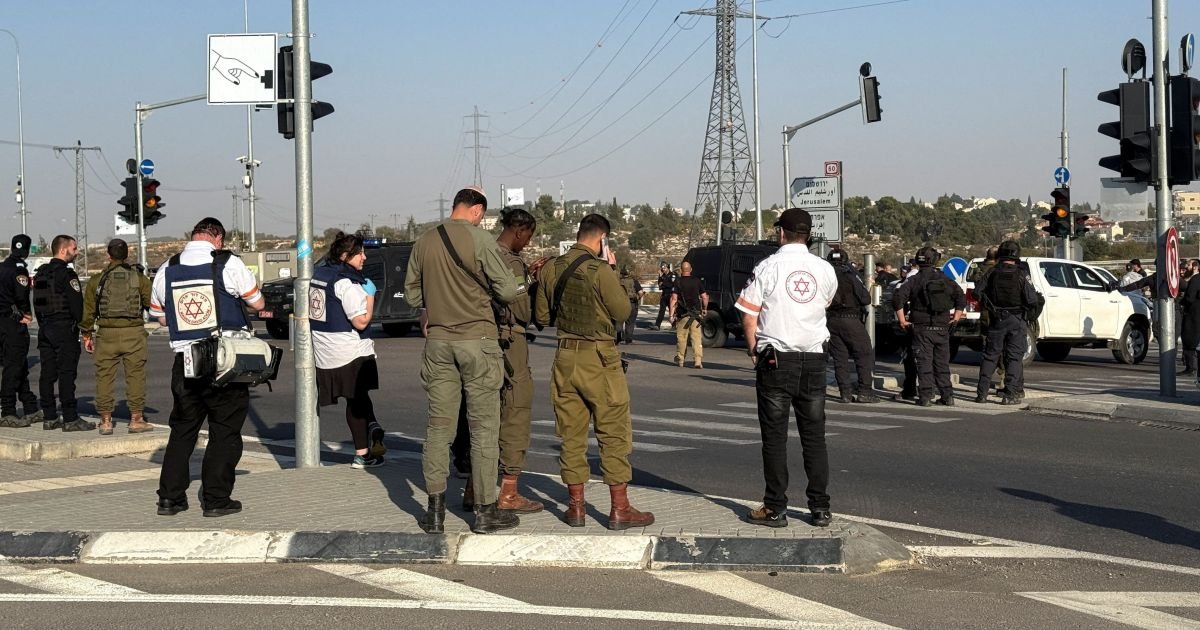 atentado-com-carro-e-faca-deixa-um-morto-e-tres-feridos-na-cisjordania