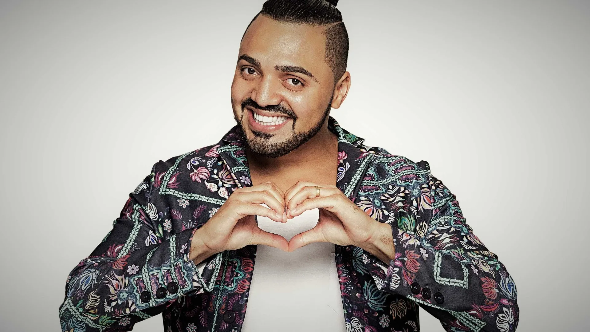 esposa-de-tirullipa-perdoa-traicao-em-evento-dos-legendarios