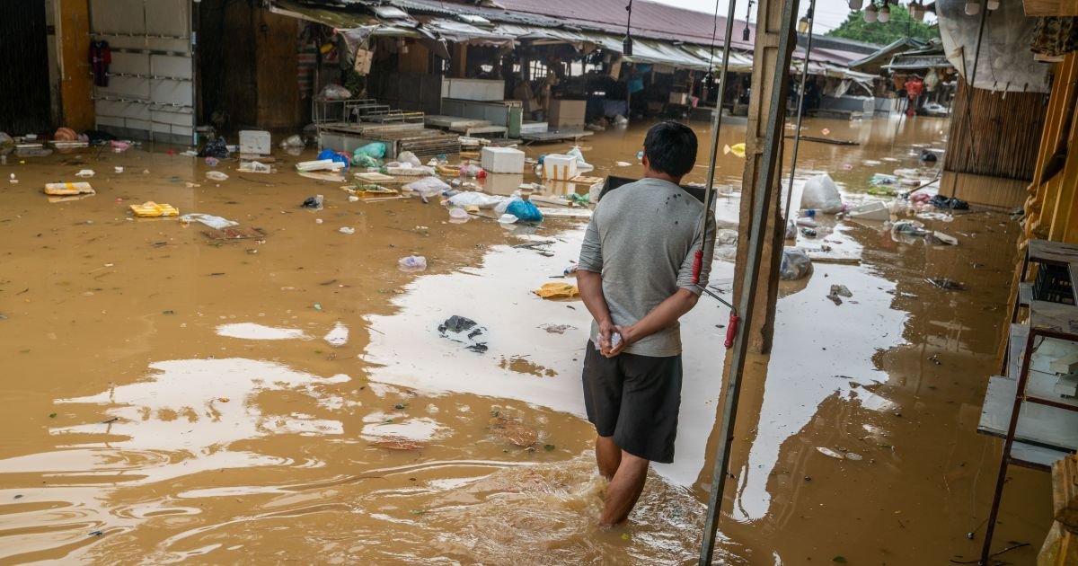 inundacoes-ja-deixaram-41-mortos-e-mais-de-meio-milhao-sem-luz-no-vietna