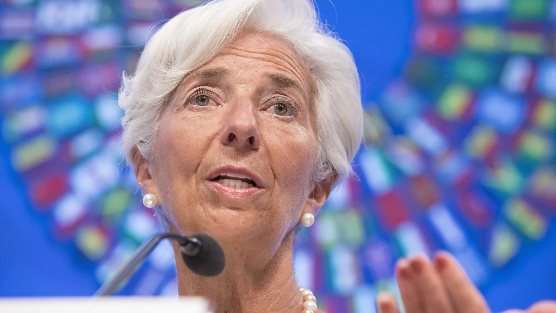 bce-continuara-ajustando-politica-conforme-necessario-para-manter-inflacao-na-meta,-diz-lagarde