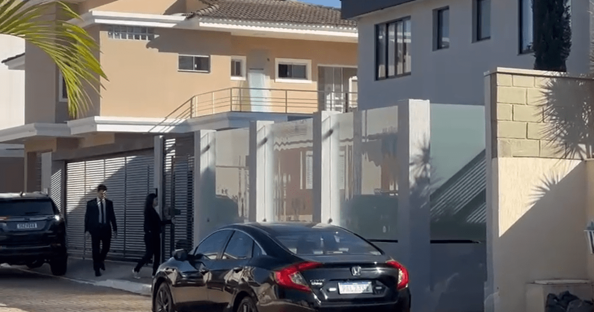 saiba-quem-estava-na-casa-no-momento-da-prisao-de-bolsonaro