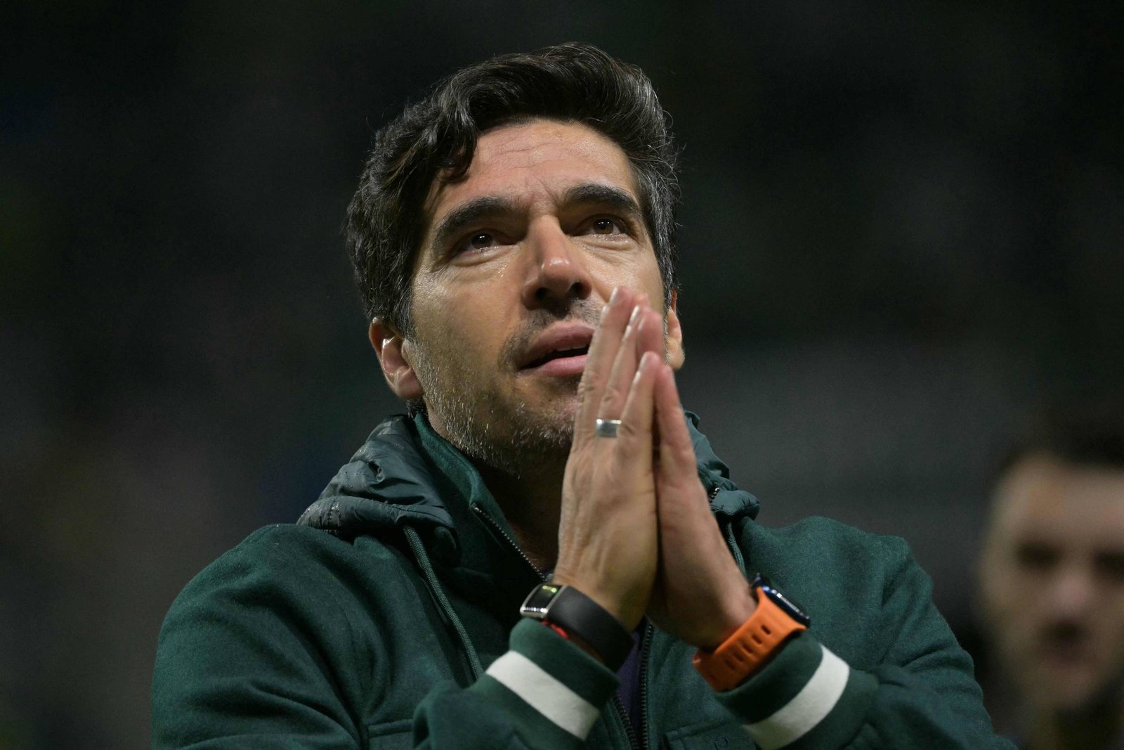 abel-ferreira-diz-que-fica-no-palmeiras-ate-2027;-nao-ha-multa