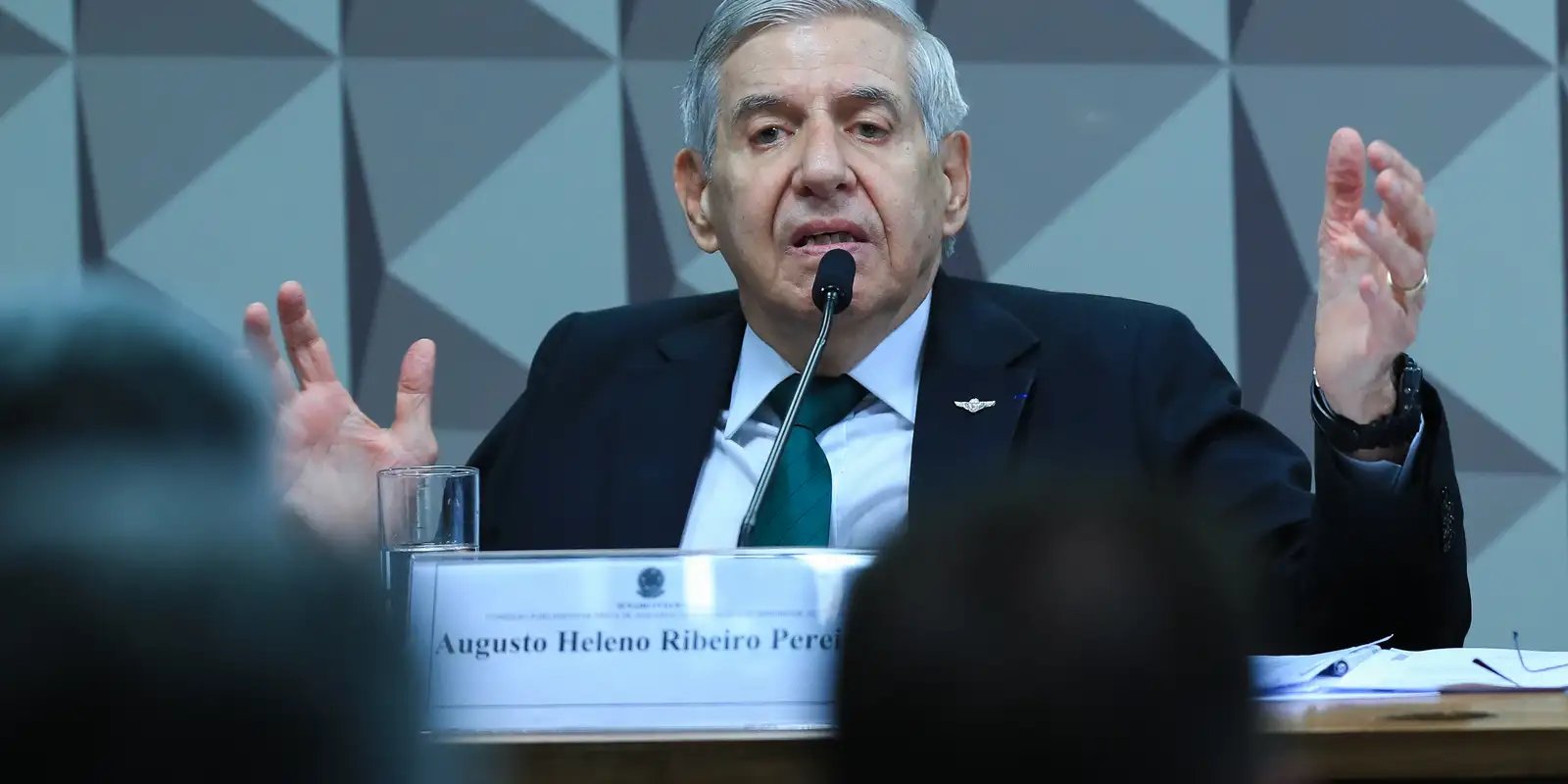 alzheimer:-pgr-se-manifesta-a-favor-de-prisao-domiciliar-de-heleno