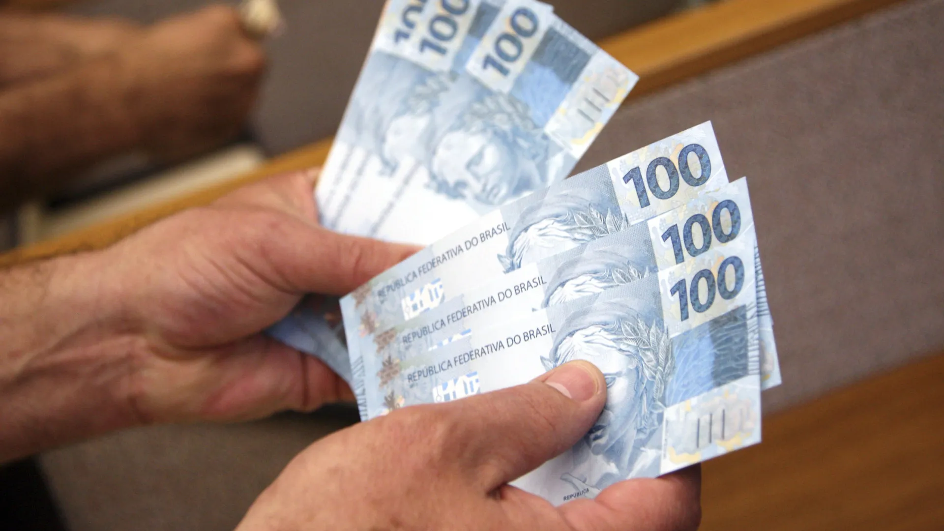 massa-de-renda-no-brasil-alcancou-novo-recorde-aos-r$-357,265-bi,-aponta-ibge