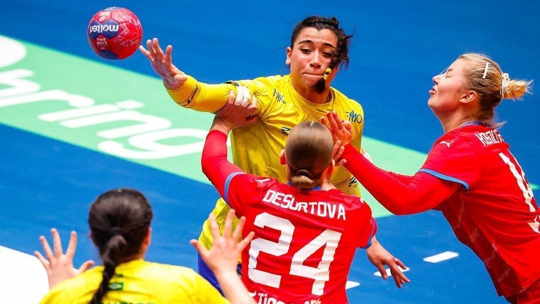 brasil-vence-a-republica-tcheca-de-virada-no-mundial-feminino-de-handebol