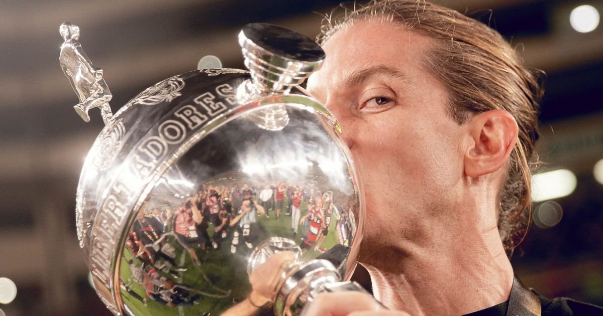 filipe-luis-destaca-final-entre-flamengo-e-palmeiras:-“maior-da-historia”