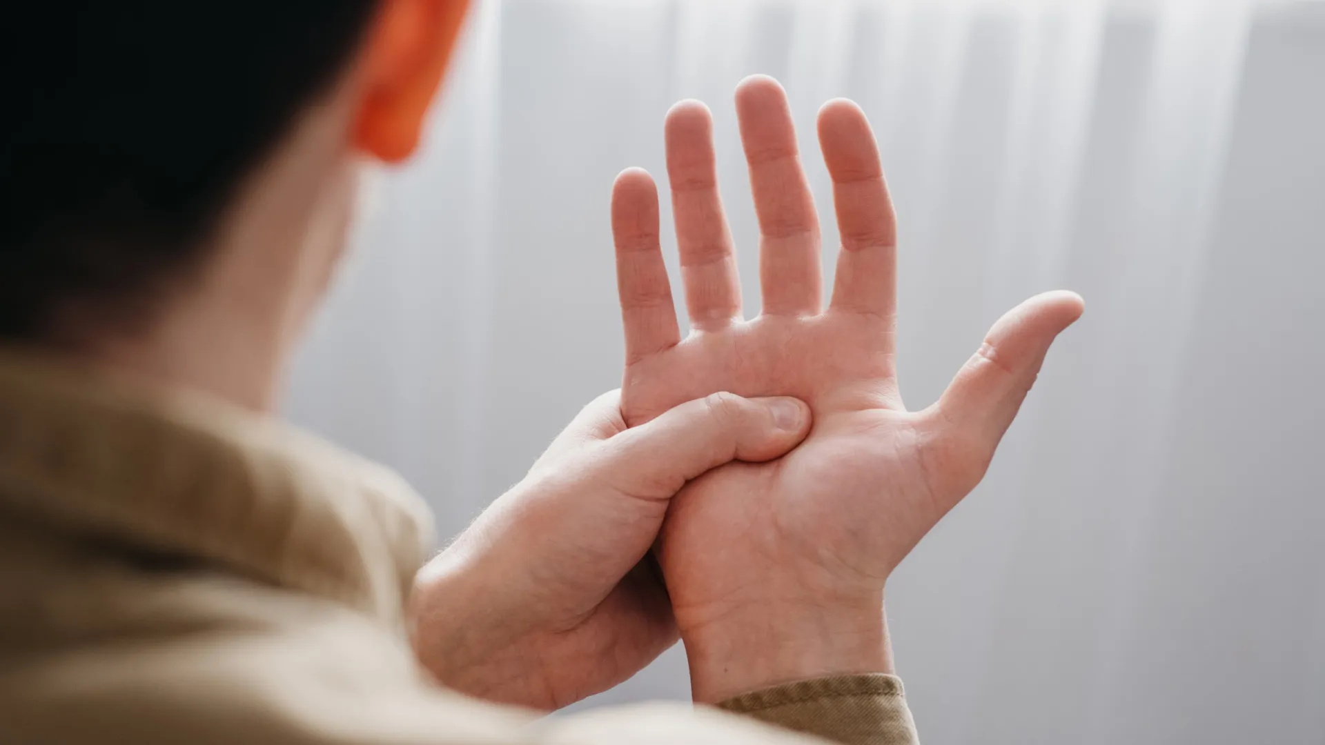 primeiros-sinais-que-indicam-que-uma-pessoa-esta-com-doenca-de-parkinson