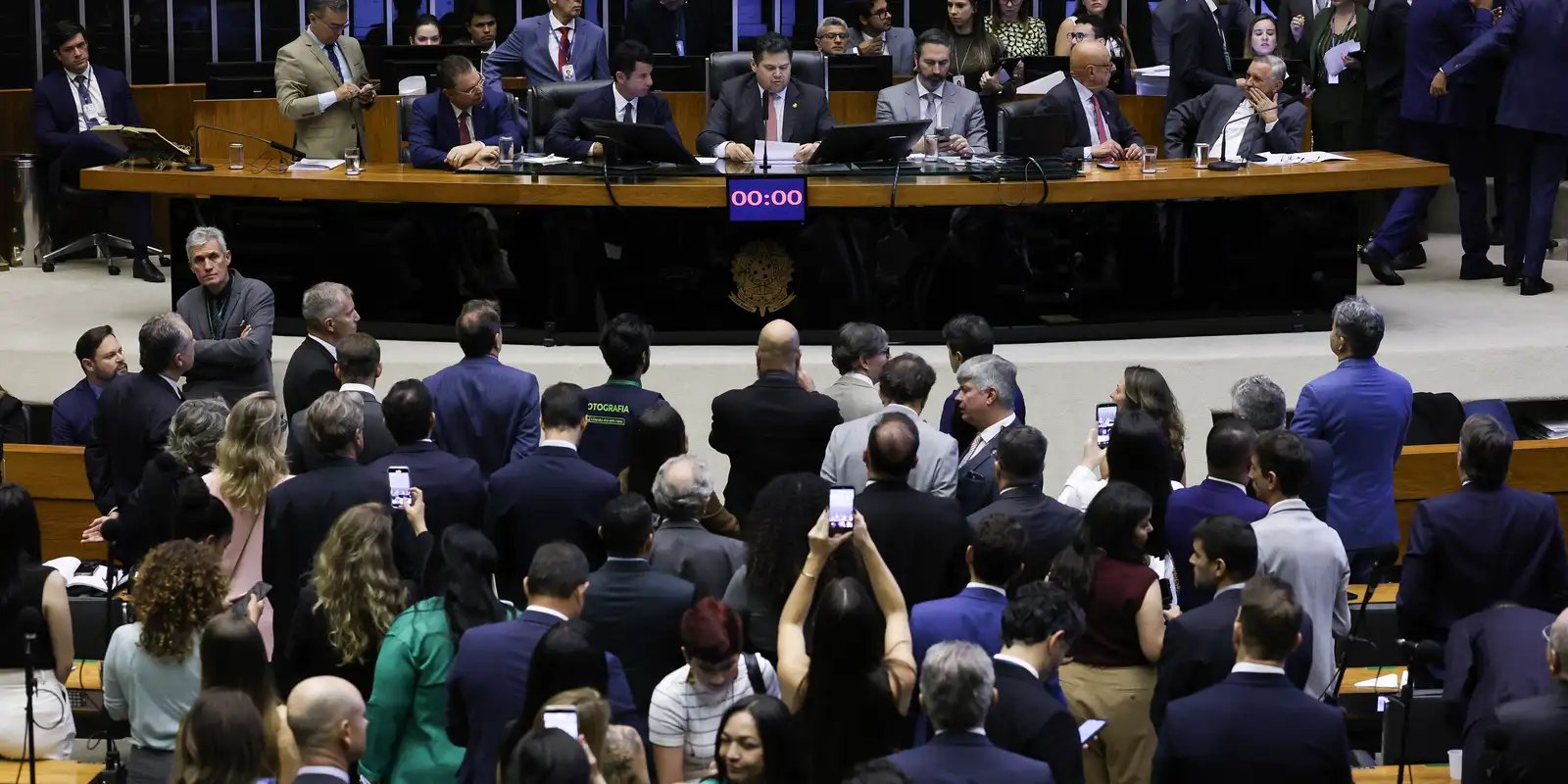 agenda-do-congresso-tem-pl-antifaccao-e-pec-da-seguranca-publica