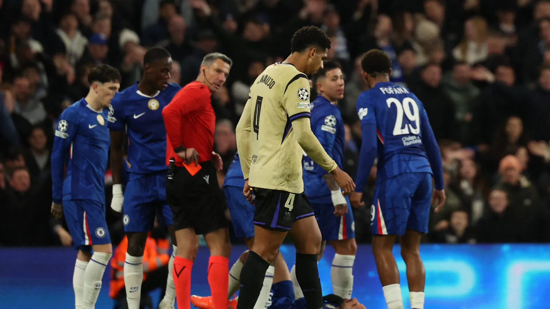 capitao-do-barcelona-pede-para-se-afastar-apos-sucessao-de-erros;-entenda