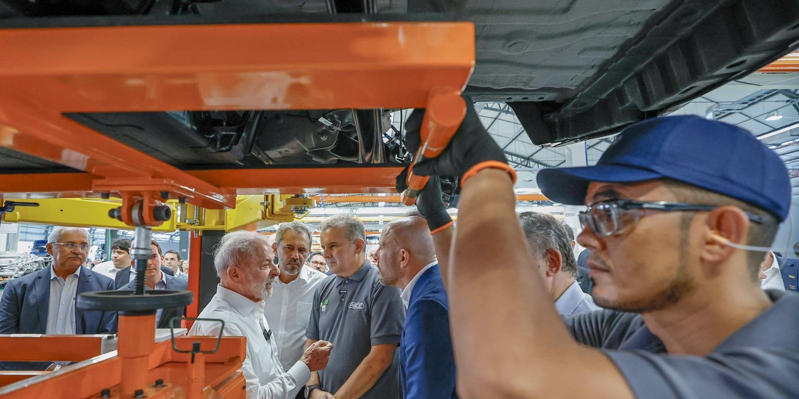 lula:-queda-da-pobreza-esta-ligada-a-menor-inflacao-e-maiores-salarios