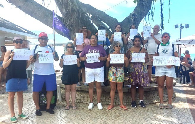 protestos-contra-feminicidios-mobilizam-cidades-brasileiras;-rio-das-ostras-registra-ato-na-praia-do-centro