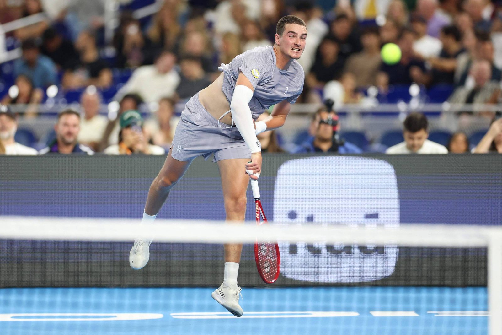 fonseca-leva-exibicao-a-serio,-mas-alcaraz-vence-de-virada-no-tie-break