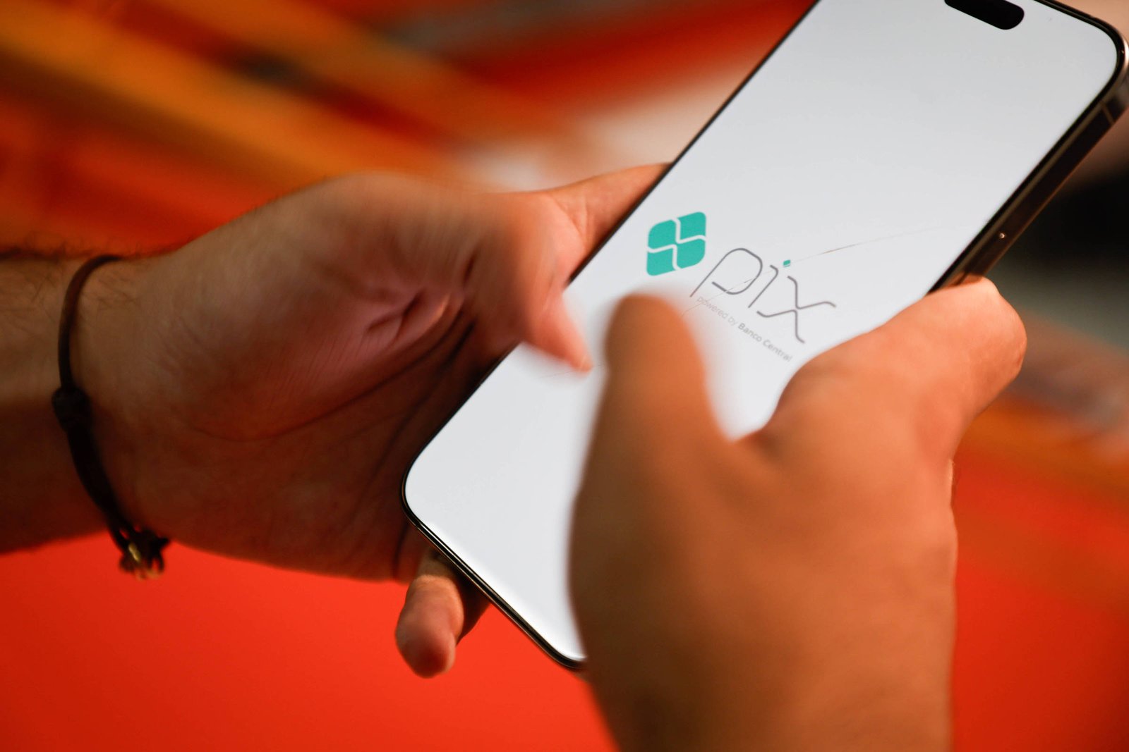 policia-prende-em-sao-goncalo-(rj)-suspeito-de-usar-jogos-online-para-extorquir