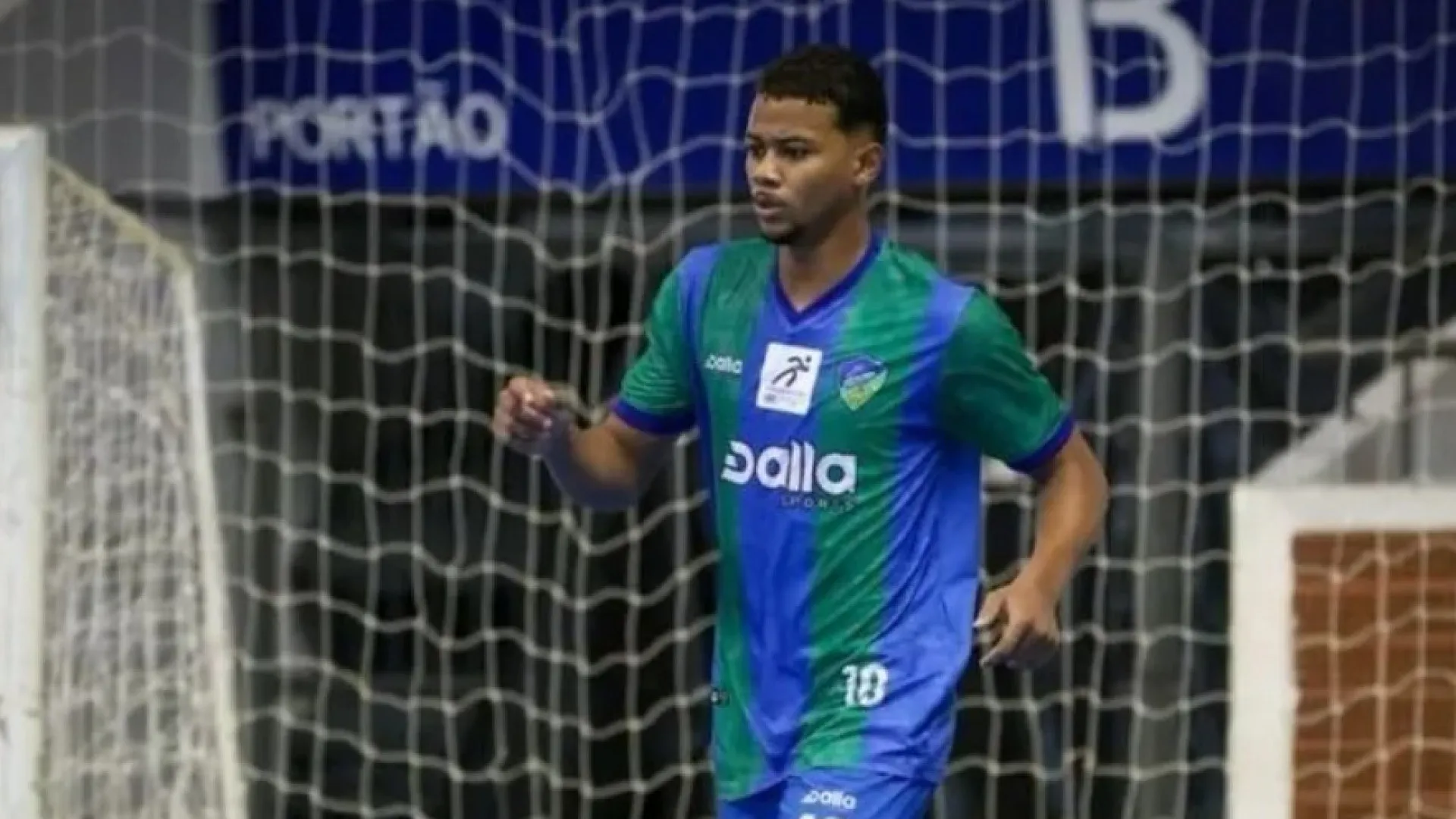 jogador-de-20-anos-morre-apos-cair-do-telhado-de-hotel-no-recife