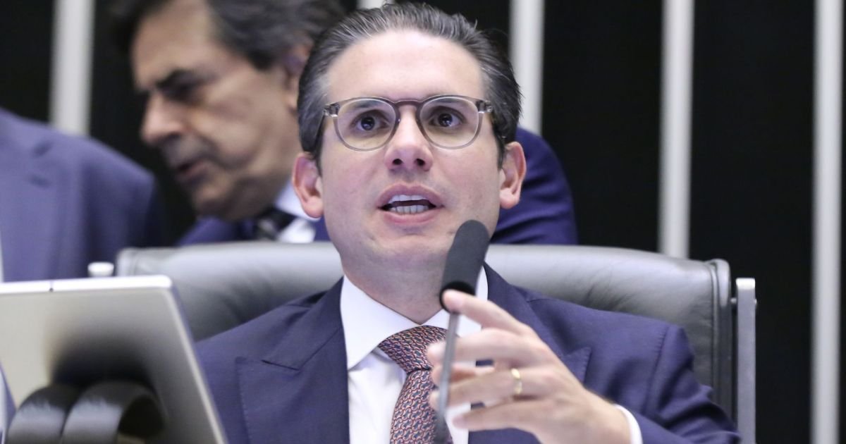 hugo-busca-respostas-juridicas-para-lidar-com-caso-zambelli;-entenda