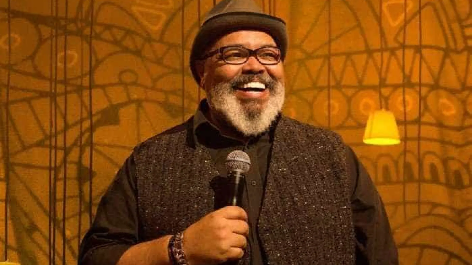 jorge-aragao-diz-que-nao-planeja-aposentadoria,-mas-vai-diminuir-ritmo-de-shows