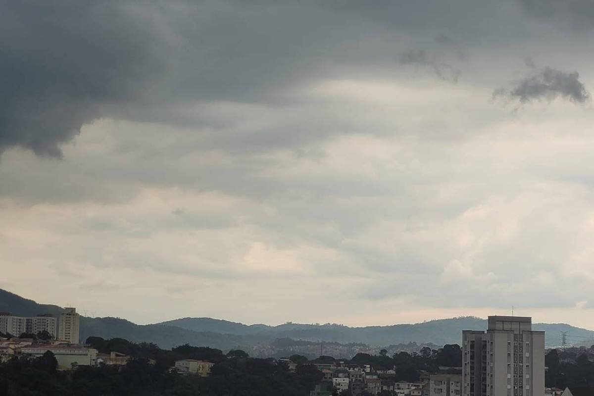 terca-(16)-deve-ter-sol-e-calor-de-30°c-em-sp,-mas-pode-chover-forte-a-tarde