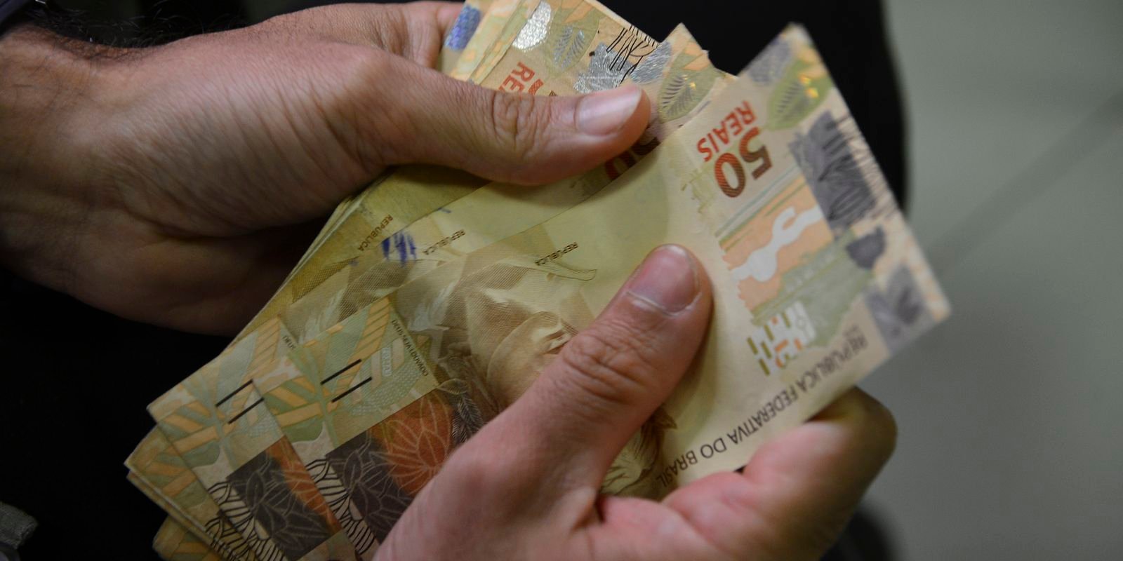 codefat-aprova-calendario-do-abono-salarial-de-2025