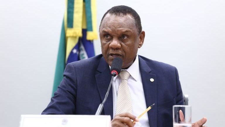 comissao-aprova-projeto-que-define-regras-para-arbitro-profissional