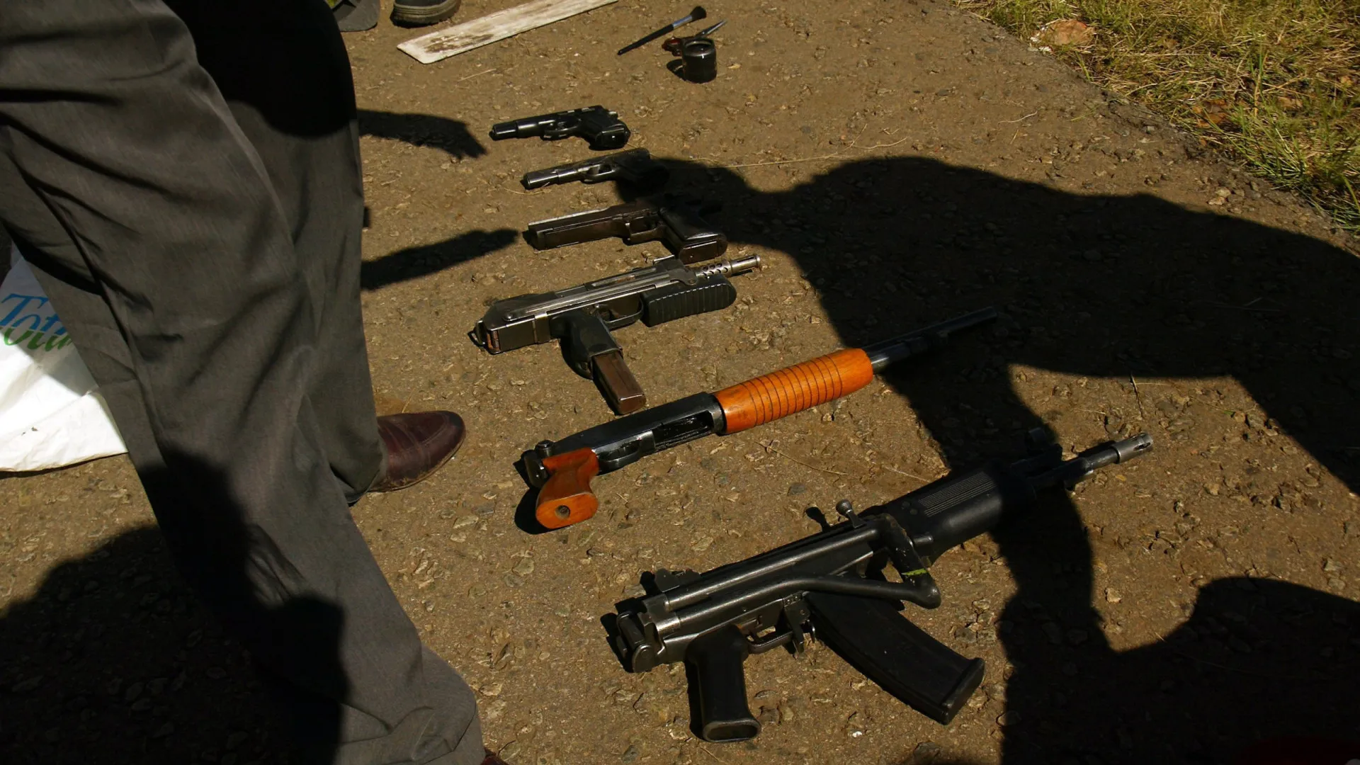 ataque-a-tiros-deixa-mortos-e-feridos-na-africa-do-sul